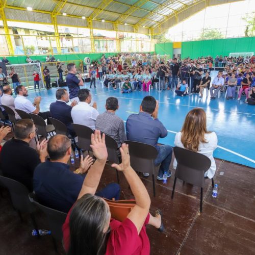 Prefeito anuncia pagamento de abono do Fundeb, data-base e progressões para servidores da Educação