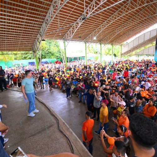 David reúne centenas de apoiadores em Itacoatiara