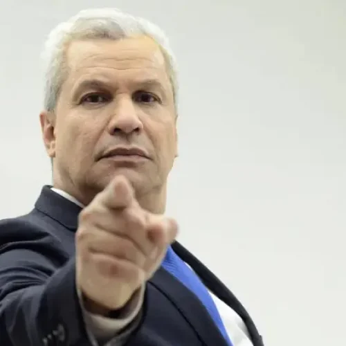 Sikêra Jr. surpreende paulistas ao aparecer em propaganda partidária para o Senado