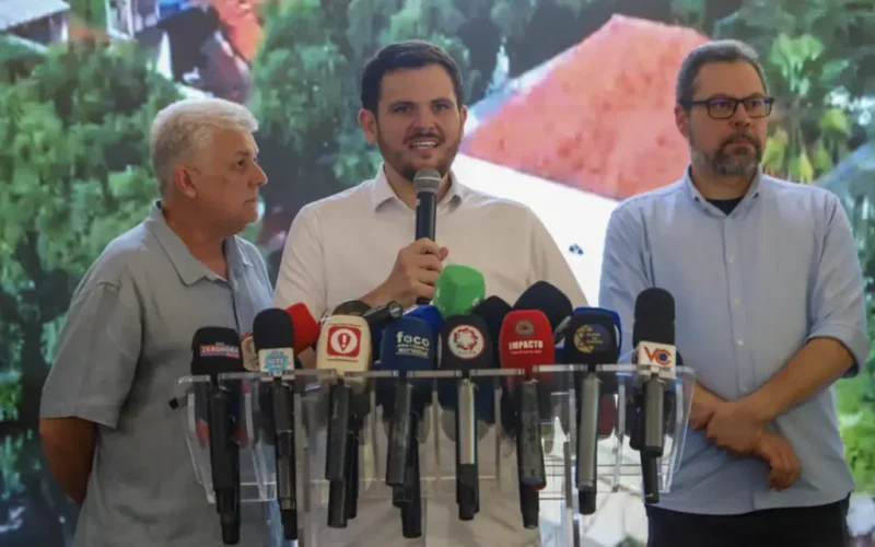 Prefeito Renato Junior anuncia rua gastronômica e leva secretarias para impulsionar revitalização do Centro de Manaus