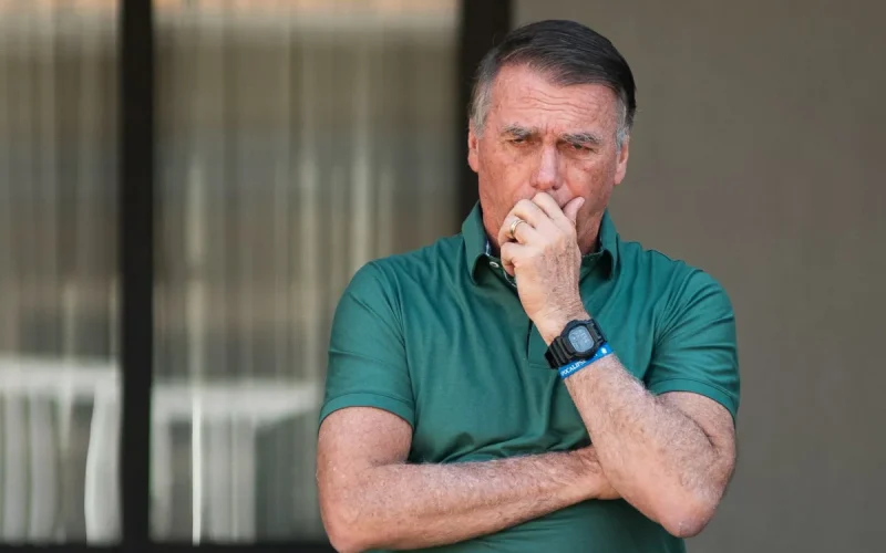 Bolsonaro é preso preventivamente pela PF por ordem de Moraes