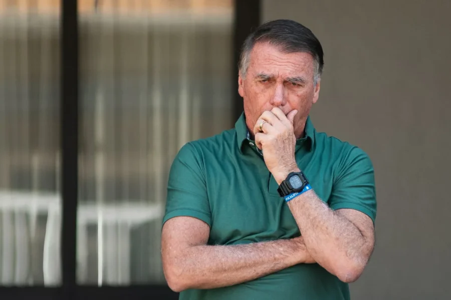 Bolsonaro é preso preventivamente pela PF por ordem de Moraes