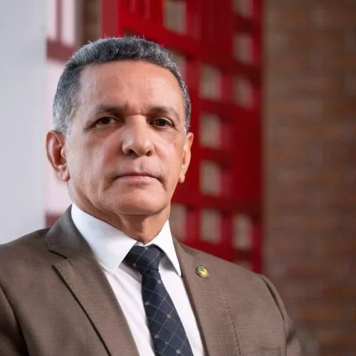 Reviravolta em RR: Senador Mecias desiste de reeleição e vai para o Tribunal de Contas
