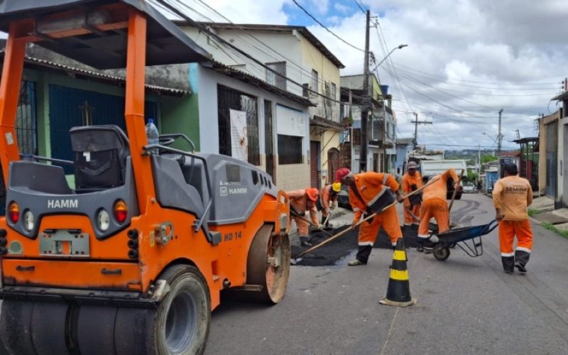 Prefeitura de Manaus atua simultaneamente em vias do bairro Coroado com revitalização na infraestrutura