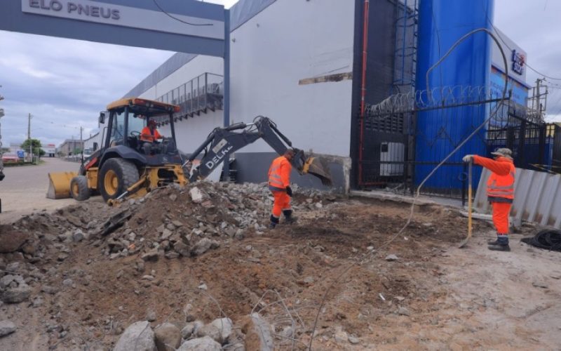 Prefeitura de Manaus avança nas obras de reconstrução da passarela do Santos Dumont