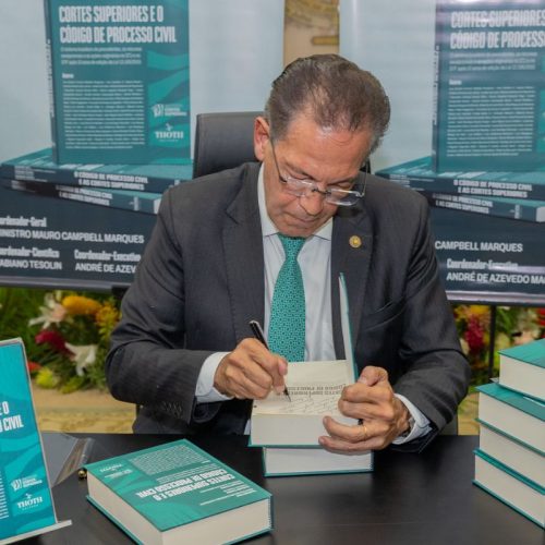 Campbell lança em Manaus obra que tenta uniformizar jurisprudência do STJ