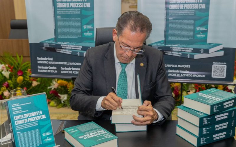 Campbell lança em Manaus obra que tenta uniformizar jurisprudência do STJ