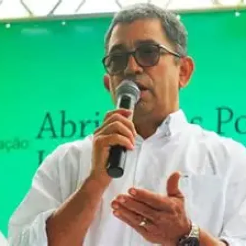 Teto de UBS recém-reformada desaba durante chuva em Iranduba