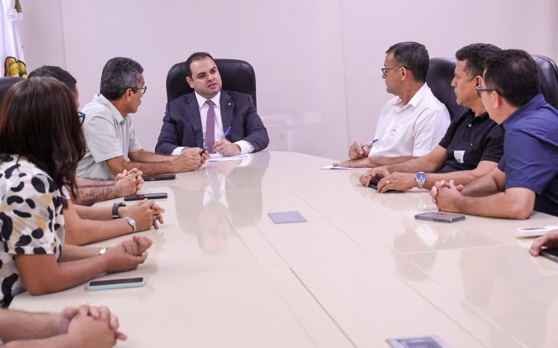 Presidente Roberto Cidade assegura recursos de emendas parlamentares para levar água às famílias de Manicoré