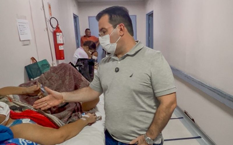 “Estão tirando os médicos experientes da UTI do 28 de Agosto para economizar”, denuncia deputado