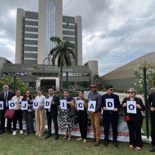 Advogados protestam contra falhas no sistema Projudi e pedem retorno do e-SAJ no Amazonas
