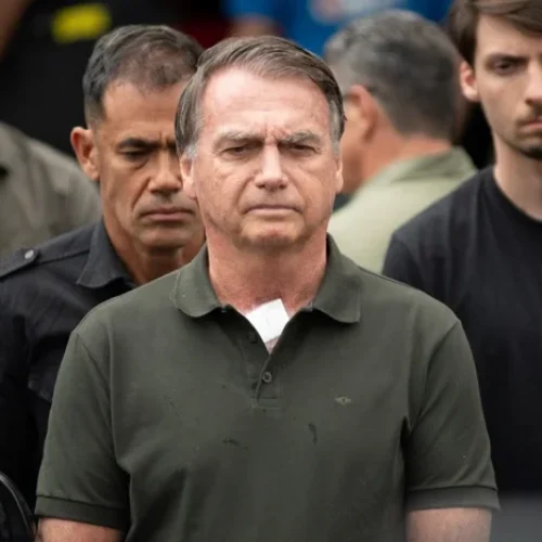 Bolsonaro está detido no COT e PF amplia policiamento no local