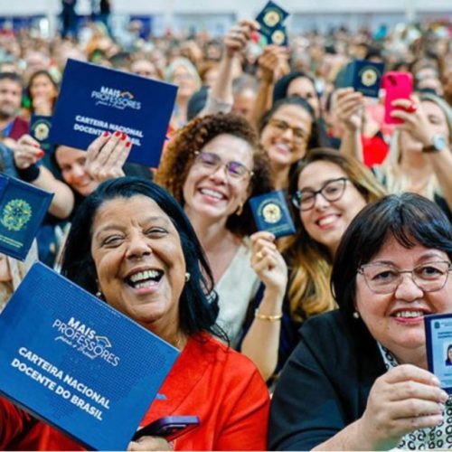 Professores terão documento oficial com validade nacional