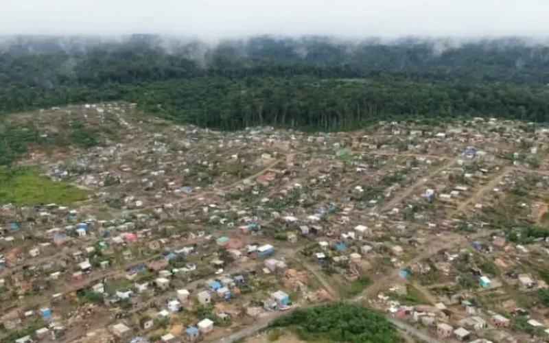 Invasão Monte Horebe nas proximidades da Reserva Adolpho Ducke (Foto: Orlando Junior/Secom)