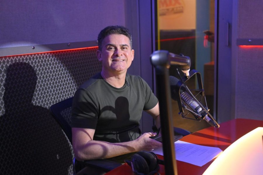 David Almeida vai apresentar programa de rádio com links em redes sociais depois que renunciar ao cargo, em abril