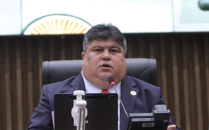 Presidente David Reis realiza pronunciamento na CMM após prisão de vereador Bual