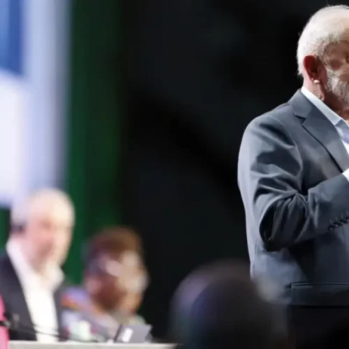 ‘É momento de impor nova derrota aos negacionistas’, diz Lula na abertura da COP 30