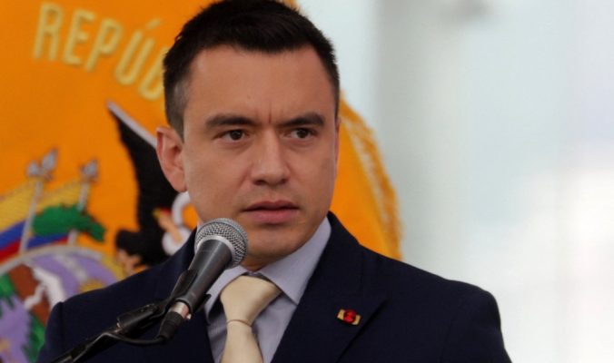 Presidente do Equador sai ileso de ataque a tiros contra sua caravana