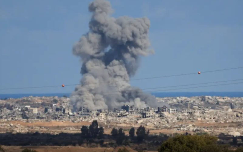 Israel bombardeia Gaza no aniversário de dois anos da guerra