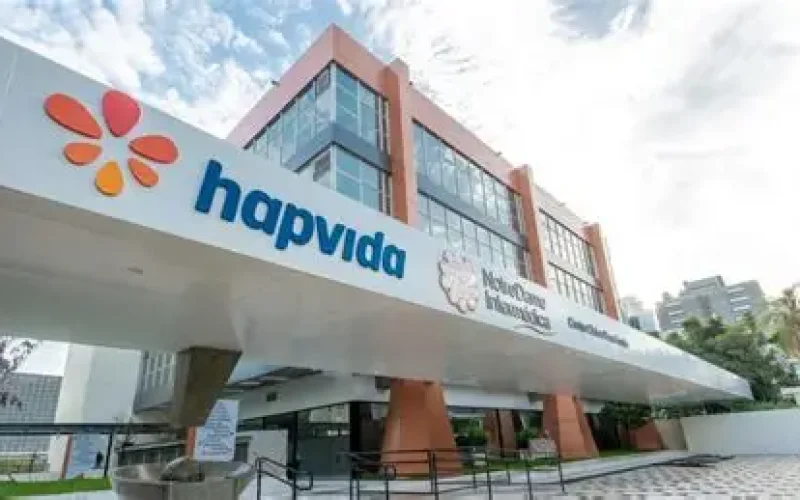 Valor da Hapvida despenca de R$ 110 bilhões para 8 bilhões e bancos rebaixam ações