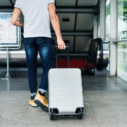 Câmara vota urgência de projeto que proíbe cobrança por bagagem de mão