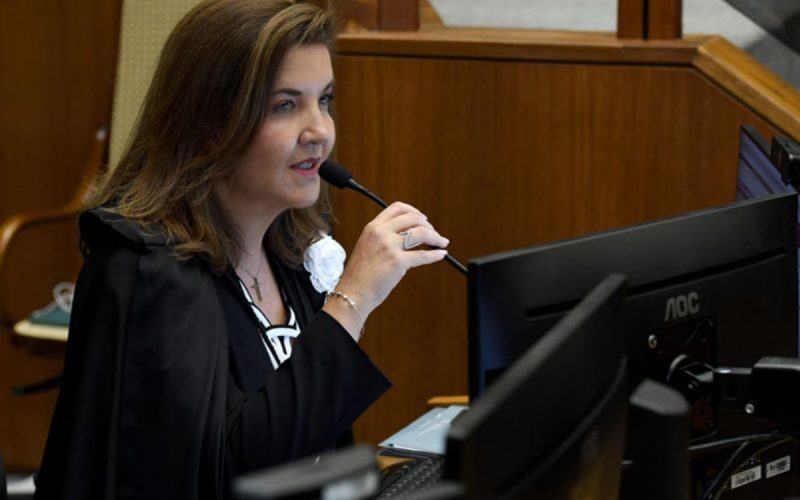 Ministro Barroso anunciou aposentadoria do STF e defende o nome de uma sucessora