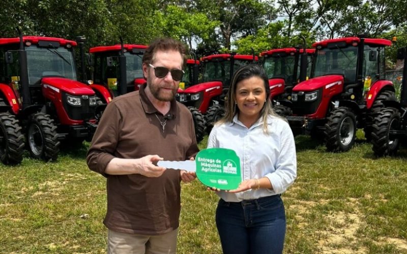 R$ 12 milhões em recursos: máquinas agrícolas destinadas pelo senador Plínio Valério chegam ao Amazonas