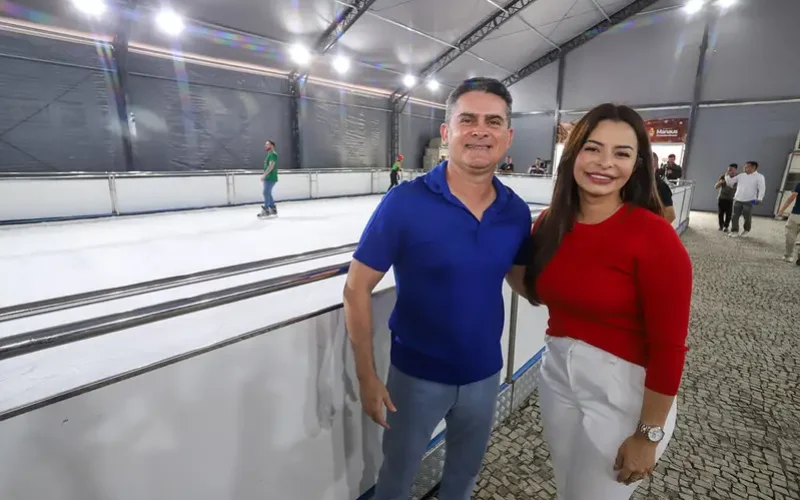 Prefeito David Almeida apresenta pista de patinação no gelo e amplia programação do ‘Um Sonho Mágico de Natal’